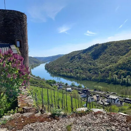 Burgresidenz Moselblick Auf Burg Coraidelstein